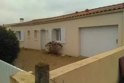 Image de Villa très calme, 400m plage