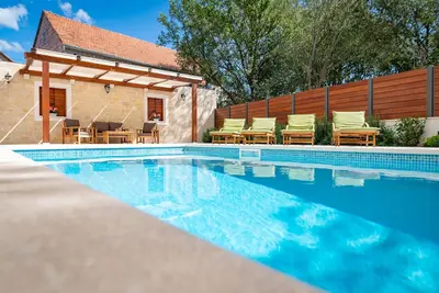 Image de Superbe maison Ă Dicmo avec cuisine