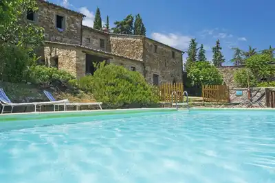 Image de Belle maison de vacances privée avec piscine privée, Wifi, Tv, terrasse, animaux admis et parking