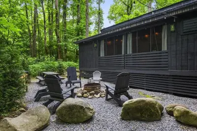 Image de Black Bear Lodge | Fire Pit | Hot Tub