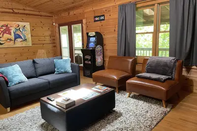 Image de Sunset Ridge: Cozy cabin nestled in the mountains