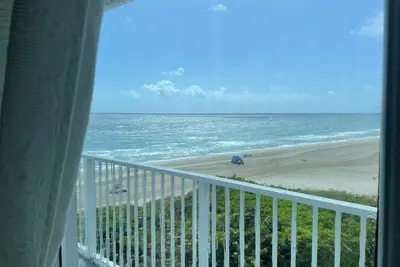 Image de Peaceful studio condo on a private beach with full kitchen