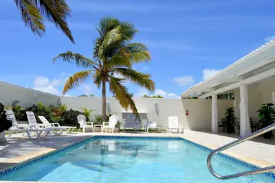 Palm Beach Stunning Villa  13-Beds 10-Baths -26ppl