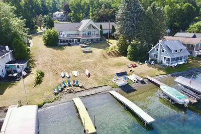 Image de Stunning Keuka Lake House! Kayak, Sup, fish, swim, campfires