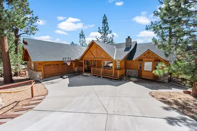 Image de Kubo Del Sol - Log Cabin, Hot Tub, Game Room, Pool Table, Ping Pong
