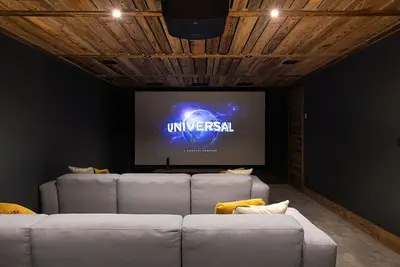 Image de Chalet 5*, 260m2, Cinéma, ski aux pieds