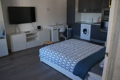 Image de Charmant Studio meublé en plein centre ville