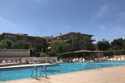 Image de Charmant Appt. Rdc avec piscine Ă 5 min centre ville de Saint Tropez
