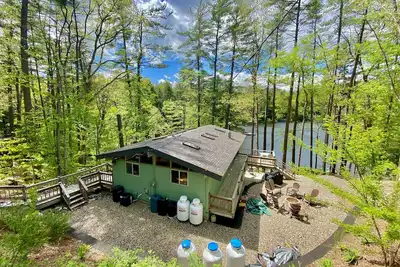 Image de Tranquil, Serene, and Picturesque home with 100 foot private beach