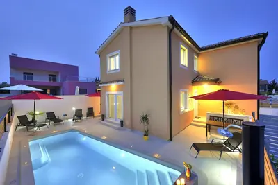 Villa with private pool in village Jadreški
