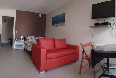 Image de Beautiful studio 28 m2 equipped new at 500 m from the metro + free car parking