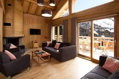 Image de Chalet, wifi, terrasse, cheminée ou poêle à bois, parking, télévision, casier à ski, 150m²