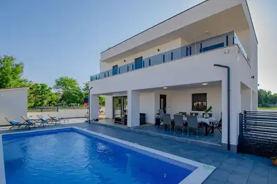 Image de New 2022 - Exclusive Villa with private pool! 1 km from the beach!