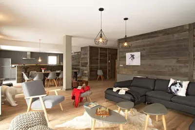Image de Chalet, wifi, sauna, terrasse, parking, télévision, casier à ski, 230m², Alpe d'Huez