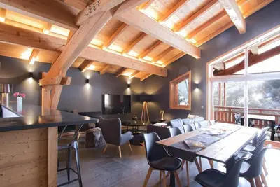 Image de Chalet, wifi, sauna, terrasse, balcon, parking, télévision, casier à ski, 160m², Alpe d'Huez