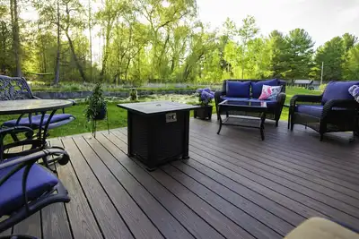 Image de 1. 5 Miles from Bellaire, 8 from Torch Lake, two ponds and stream 10 acres.