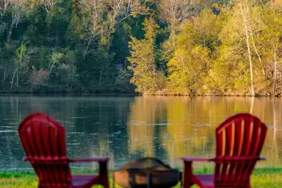Image de Lakefront! w\/ Kayaks, Hot Tub, Pool. Dog Friendly!