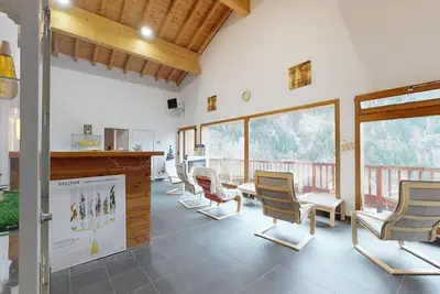 Image de Remise en forme, piscine, sauna, terrasse, balcon, parking, télévision, casier à ski, 32-45m²