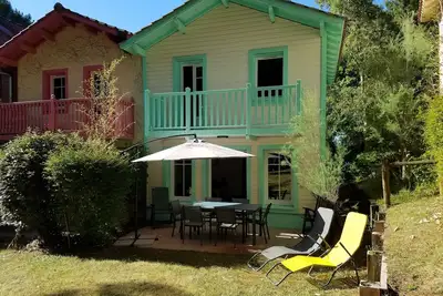 Image de Jolie maison dans résidence avec grande piscine