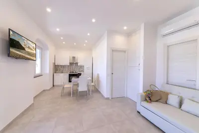 Image de House 8 minutes from the center of Forio