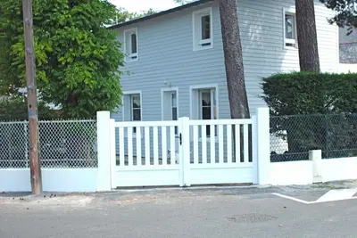 Image de Maison dans rue calme, permettant de tout faire Ă pied