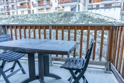 Image de 200m du centre station, 1er étage, piscine, balcon, télévision, casier à ski, 24m², Les Orres