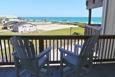 Image de Oceanfront Comfort & Family Fun at Queens Court – Walk to Everything!