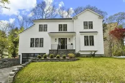 Image de Spectacular New Construction Chestnut Hill House Walking Distance to Everything!