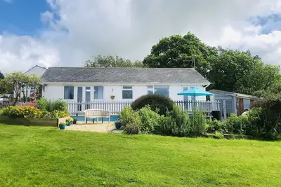 Image de Detached, peaceful, spacious with easy access and very large garden