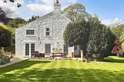 Image de Bathurst Cottage is a delightful three bedroom detached cottage.