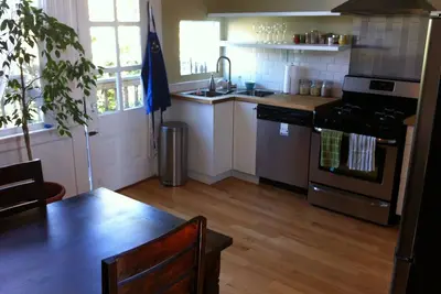 Image de Spacious, Quiet, Sunny 2br Victorian Unit