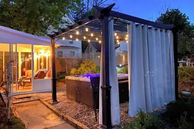 Image de Historic Highland Square, Hot Tub Garden Oasis