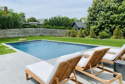 Image de Fully Renovated Home With Pool
