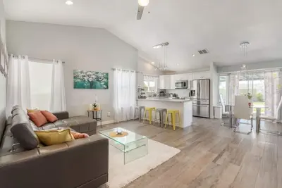 Image de Contemporary house w\/ hot tub in North Phoenix