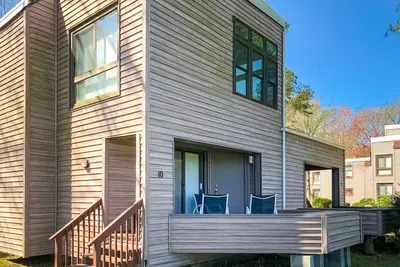 Image de Quiet townhome on the golf course with deck, central Ac & paid-access pool