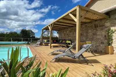 Image de Maison de campagne avec piscine privée, sans vis à vis, au pied des Bois Noirs
