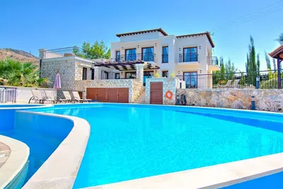 Villa Charno -  a villa that sleeps 08 guests  in 4 bedrooms