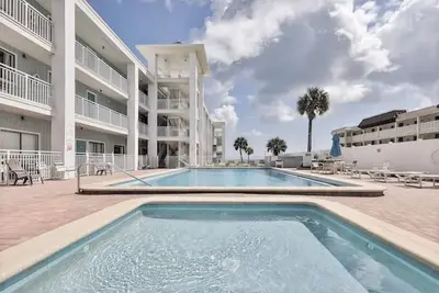 Image de Coastal Waters 210 - 2nd floor 1 bedroom with 2 queen beds