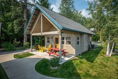 Image de Five O'Clock Somewhere - Courtyard Beach Bungalow