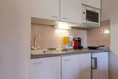 Image de Joli appartement pour 2 personnes avec Wifi, Tv, balcon et parking