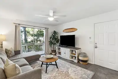 Image de Adorable Condo One Block to Beach ~ Easy Walk to Beach!