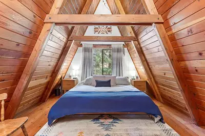 Image de The 'Easy A' Cabin at Rocky Point- Stylish 1960's A-Frame