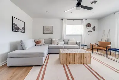 Image de Modern Ranch Style Haus 1 Mile off Main St