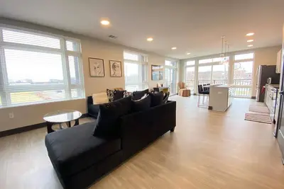 Image de Luxury Apartment near Waterfront Park