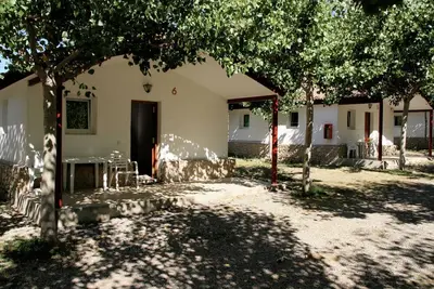 Image de Bungalow à Isabena avec terrasse privée