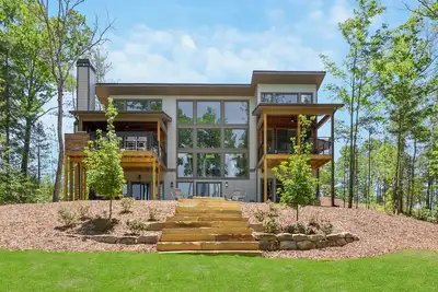 Image de Grandview ~ Hot Tub ~ Fire Pit ~ Jaw Dropping Views!