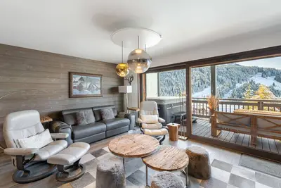 Image de Appartement moderne avec jacuzzi extérieur et terrasse à Courchevel