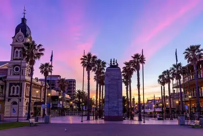 Image de Heart of Glenelg - walk to beach and restaurants