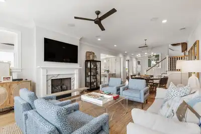 Image de “High Tide” 2590 Helmsman Road, Johns Island is a 3 bedroom, 3. 5 bath villa