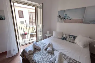 Image de Vacation House U Curtigghiu in the historic center of Cefalù.